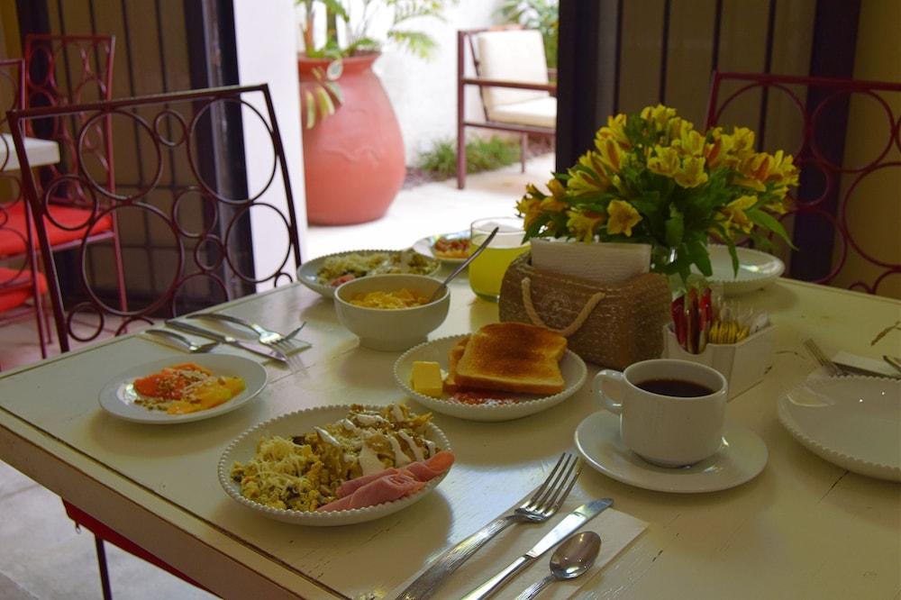 Casa Italia Luxury Guest House - Adults Only Merida Exterior photo